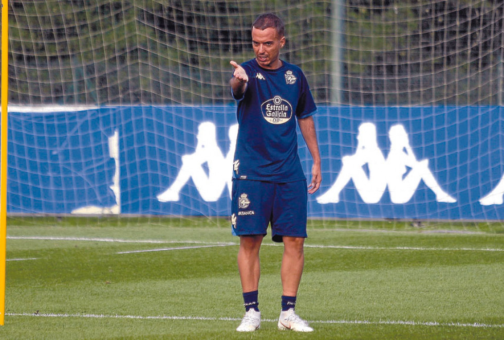 El entrenador deportivista, Borja Jiménez, durante una sesión en pretemporada  aec