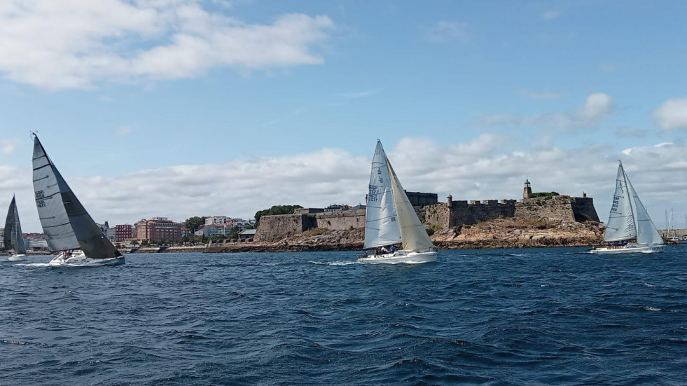 El Gómez Mostly se impuso en la regata más larga de Galicia